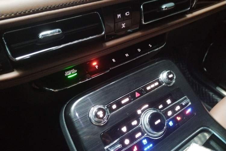 Used Lincoln Nautilus 2021 2.0T Four-Wheel Drive Luxury Edition Gear Lever