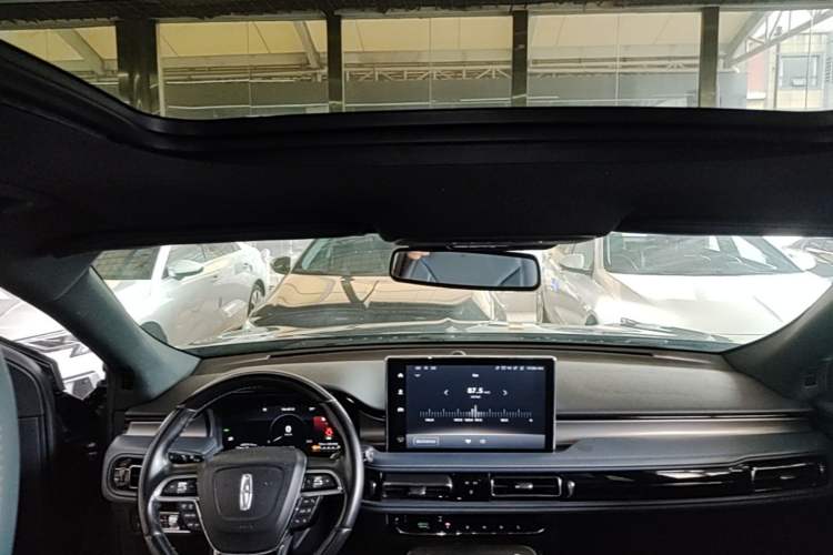 Used Lincoln Nautilus 2021 2.0T Four-Wheel Drive Luxury Edition Headliner