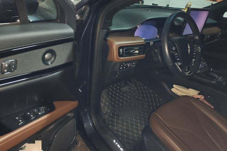 Used Lincoln Nautilus 2021 2.0T Four-Wheel Drive Luxury Edition Interior 3