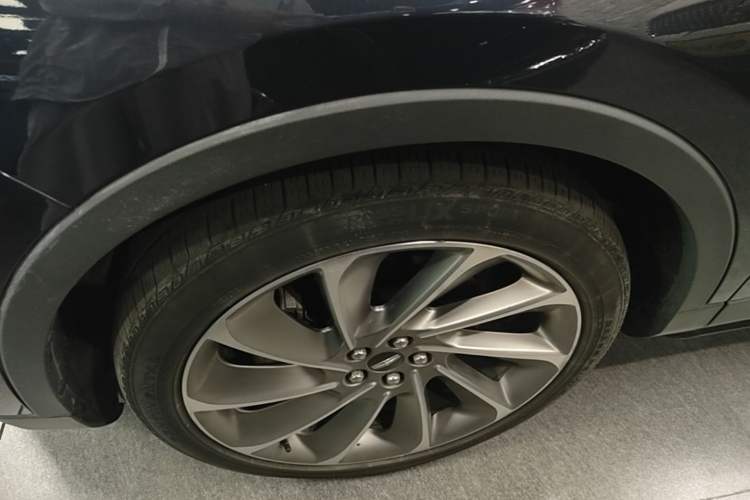 Used Lincoln Nautilus 2021 2.7T Four-Wheel Drive Prestige Edition Left Front Wheel Hub