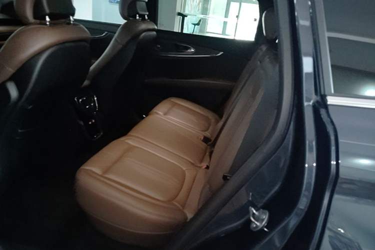 Used Lincoln Nautilus 2021 2.7T Four-Wheel Drive Prestige Edition Left Rear Seat