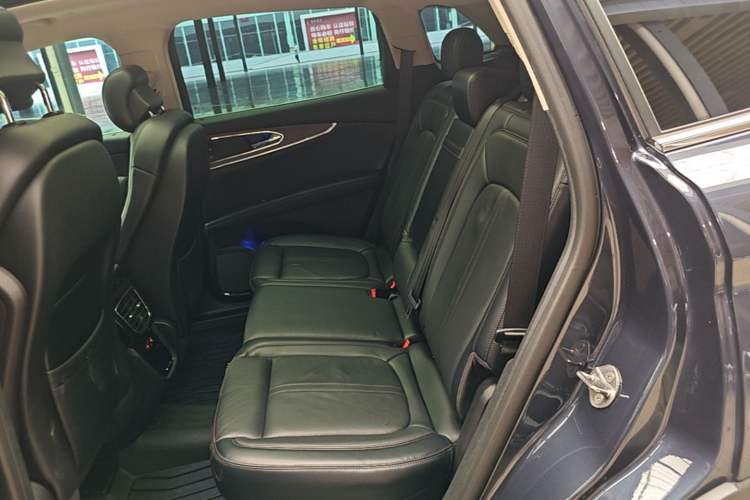 Used Lincoln Nautilus 2021 2.7T Four-Wheel Drive Prestige Edition Left Rear Seat