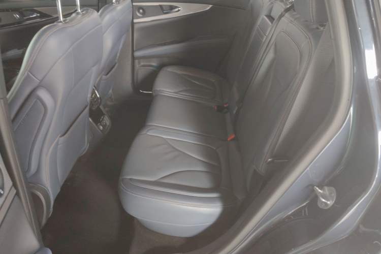 Used Lincoln Nautilus 2021 2.0T Four-Wheel Drive Luxury Edition Left Rear Seat