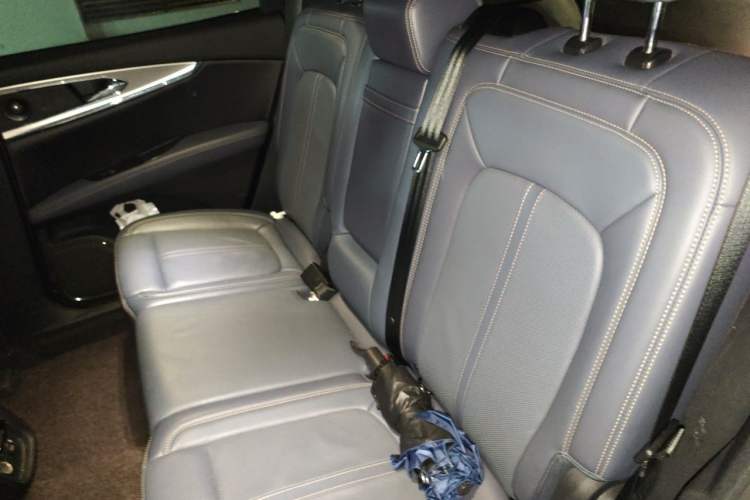 Used Lincoln Nautilus 2021 2.7T Four-Wheel Drive Prestige Edition Left Rear Seat
