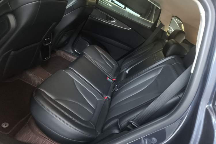 Used Lincoln Nautilus 2021 2.0T Four-Wheel Drive Luxury Edition Left Rear Seat