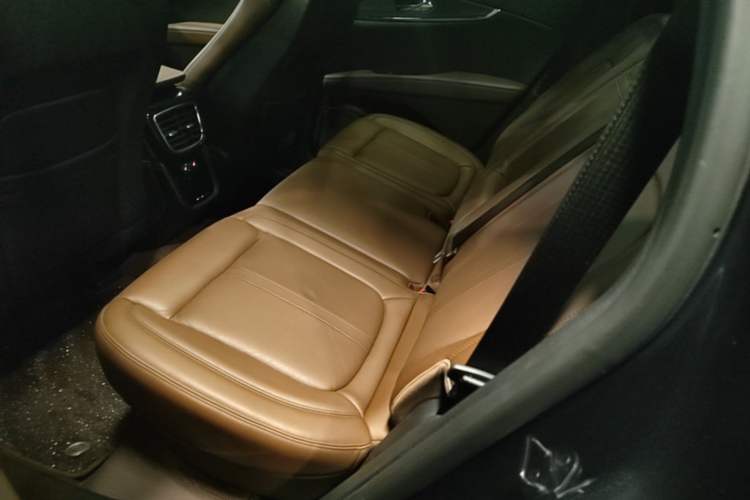 Used Lincoln Nautilus 2021 2.7T Four-Wheel Drive Prestige Edition Left Rear Seat
