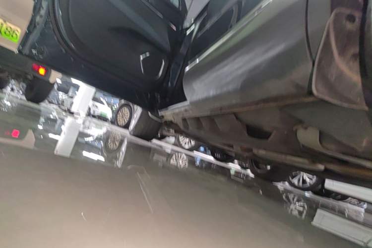 Used Lincoln Nautilus 2021 2.0T Four-Wheel Drive Luxury Edition Left Side Sill