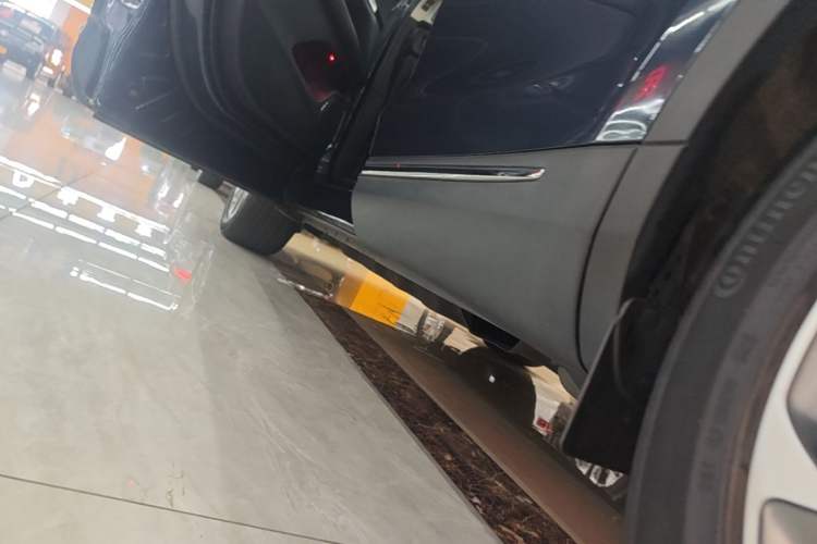 Used Lincoln Nautilus 2021 2.0T Four-Wheel Drive Luxury Edition Left Side Sill