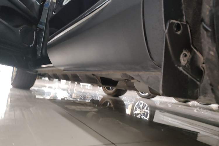 Used Lincoln Nautilus 2021 2.0T Four-Wheel Drive Luxury Edition Left Side Sill