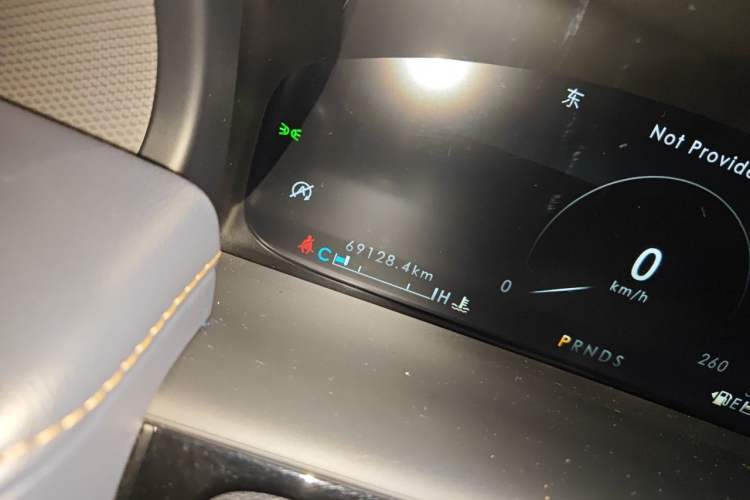 Used Lincoln Nautilus 2021 2.0T Four-Wheel Drive Luxury Edition Odometer Close Up