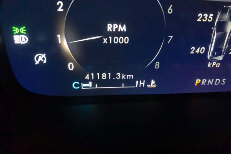 Used Lincoln Nautilus 2021 2.0T Four-Wheel Drive Luxury Edition Odometer Close Up