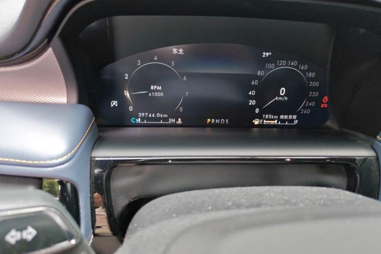 Used Lincoln Nautilus 2021 2.0T Four-Wheel Drive Luxury Edition Odometer Close Up