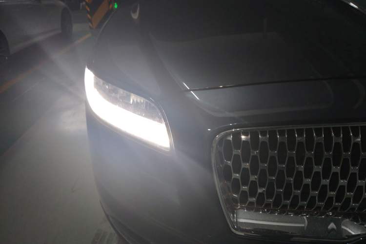 Used Lincoln Nautilus 2021 2.0T Four-Wheel Drive Luxury Edition Right Front Headlight