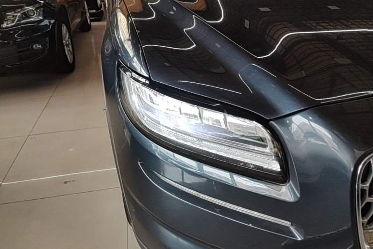 Used Lincoln Nautilus 2021 2.0T Four-Wheel Drive Luxury Edition Right Front Headlight
