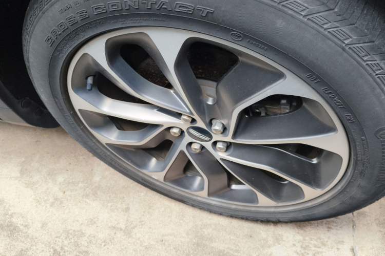 Used Lincoln Nautilus 2021 2.0T Four-Wheel Drive Luxury Edition Right Front Wheel Hub