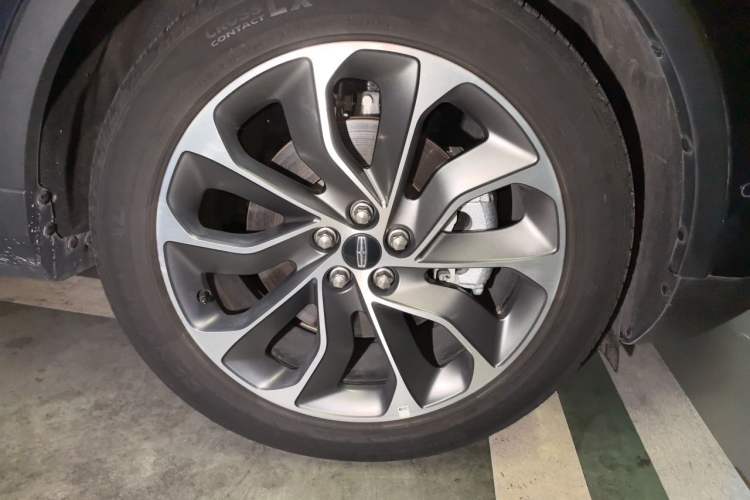 Used Lincoln Nautilus 2021 2.0T Four-Wheel Drive Luxury Edition Right Front Wheel Hub