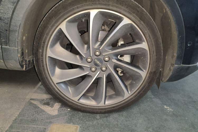 Used Lincoln Nautilus 2021 2.7T Four-Wheel Drive Prestige Edition Right Front Wheel Hub