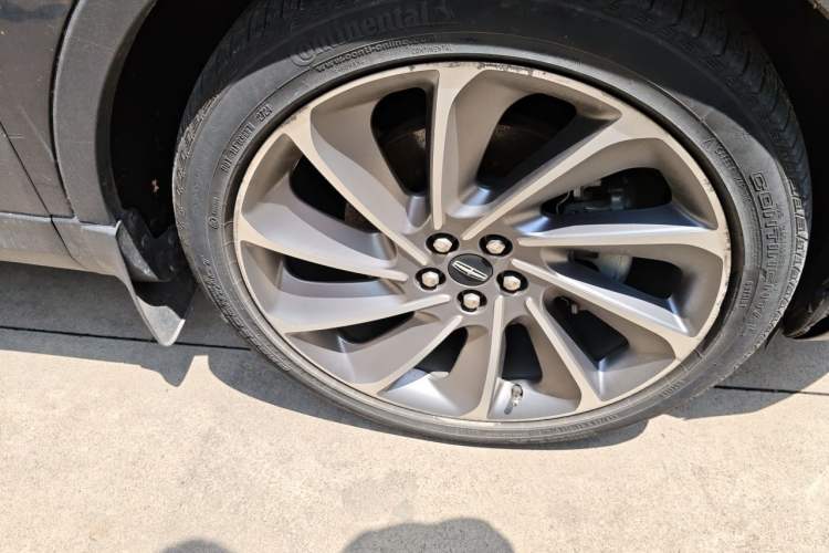 Used Lincoln Nautilus 2021 2.7T Four-Wheel Drive Prestige Edition Right Front Wheel Hub