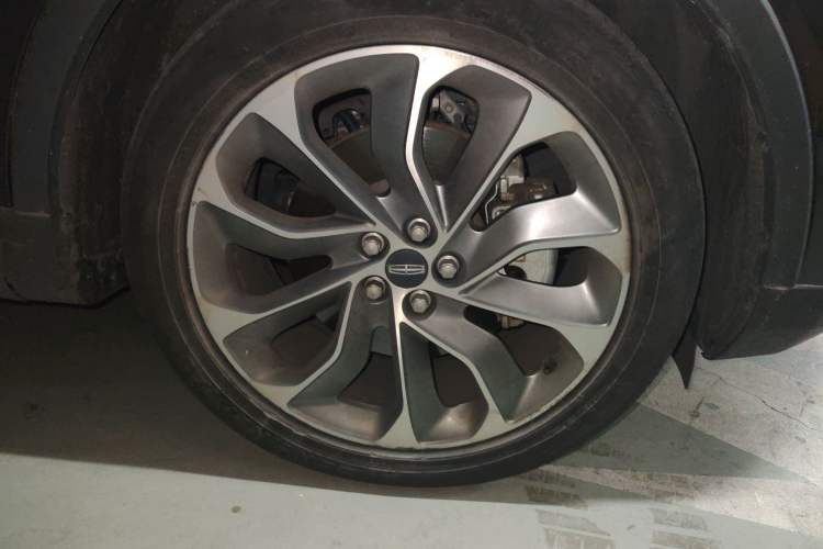 Used Lincoln Nautilus 2021 2.0T Four-Wheel Drive Luxury Edition Right Front Wheel Hub
