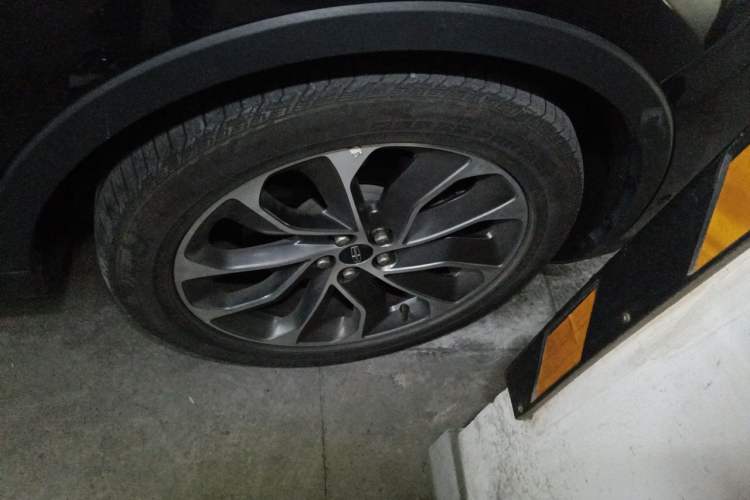 Used Lincoln Nautilus 2021 2.0T Four-Wheel Drive Luxury Edition Right Front Wheel Hub
