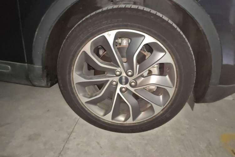 Used Lincoln Nautilus 2021 2.0T Four-Wheel Drive Luxury Edition Right Front Wheel Hub