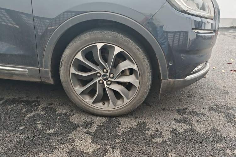 Used Lincoln Nautilus 2021 2.0T Four-Wheel Drive Luxury Edition Right Front Wheel Hub