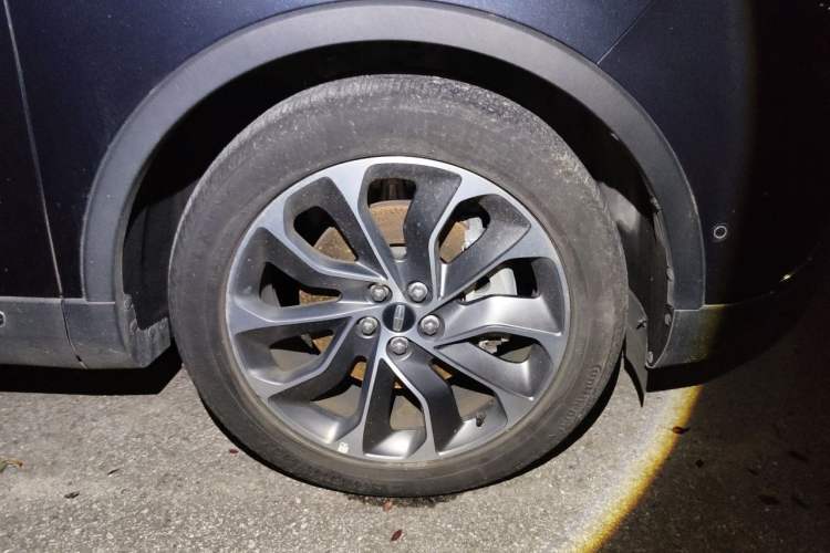 Used Lincoln Nautilus 2021 2.0T Four-Wheel Drive Luxury Edition Right Front Wheel Hub