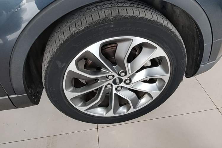 Used Lincoln Nautilus 2021 2.0T Four-Wheel Drive Luxury Edition Right Front Wheel Hub