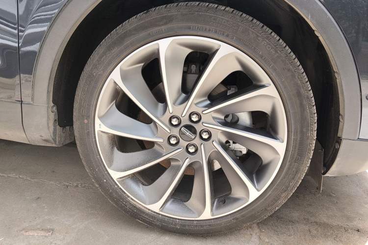 Used Lincoln Nautilus 2021 2.7T Four-Wheel Drive Prestige Edition Right Front Wheel Hub
