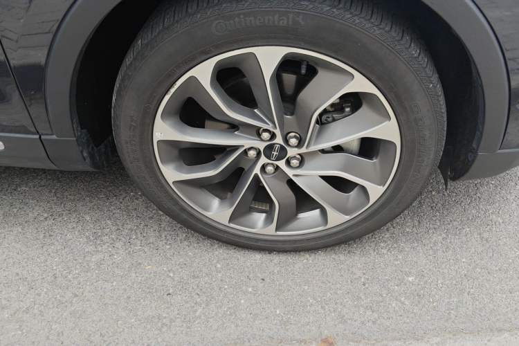 Used Lincoln Nautilus 2021 2.0T Four-Wheel Drive Luxury Edition Right Front Wheel Hub