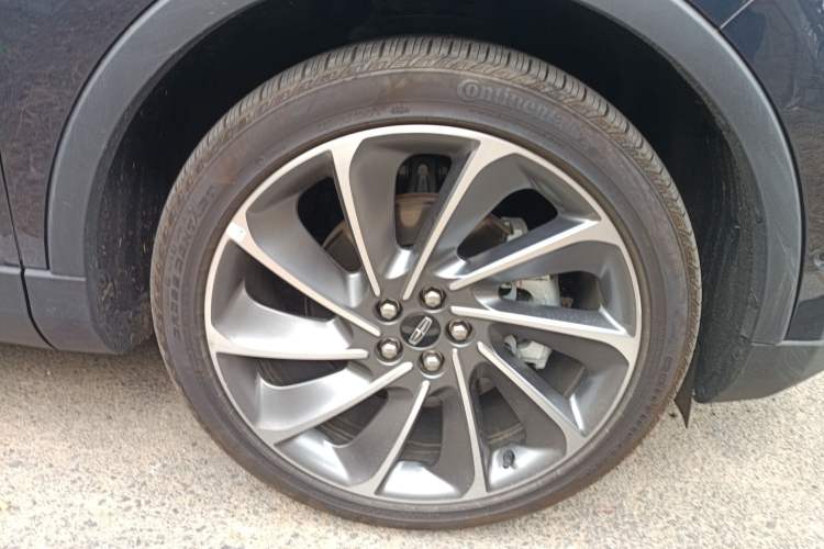 Used Lincoln Nautilus 2021 Revised Version 2.7T Four-Wheel Drive Prestige Edition Right Front Wheel Hub