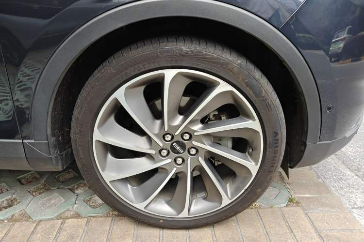 Used Lincoln Nautilus 2021 2.7T Four-Wheel Drive Prestige Edition Right Front Wheel Hub