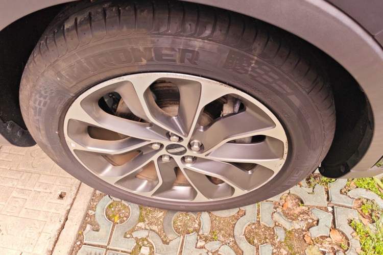 Used Lincoln Nautilus 2021 2.0T Four-Wheel Drive Luxury Edition Right Front Wheel Hub