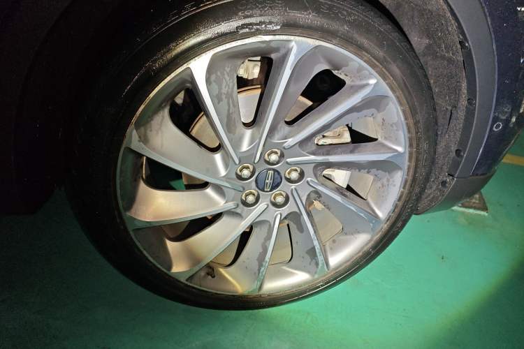 Used Lincoln Nautilus 2021 2.7T Four-Wheel Drive Prestige Edition Right Front Wheel Hub