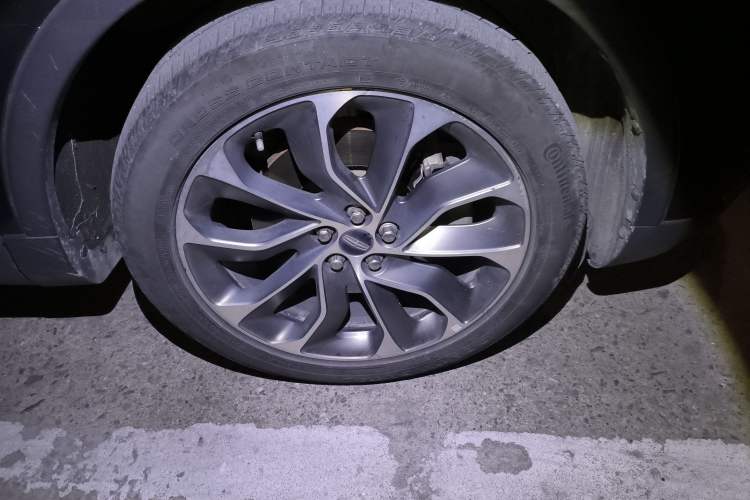 Used Lincoln Nautilus 2021 2.0T Four-Wheel Drive Luxury Edition Right Front Wheel Hub
