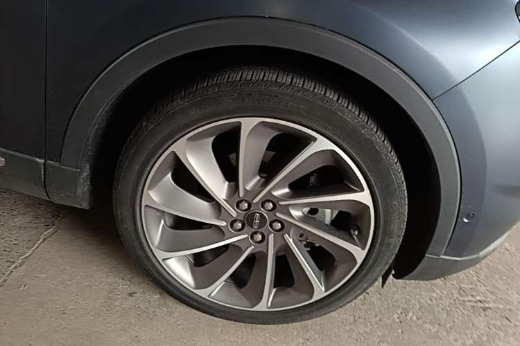 Used Lincoln Nautilus 2021 2.7T Four-Wheel Drive Prestige Edition Right Front Wheel Hub