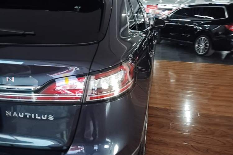 Used Lincoln Nautilus 2021 2.7T Four-Wheel Drive Prestige Edition Right Rear Taillight