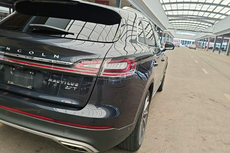 Used Lincoln Nautilus 2021 2.7T Four-Wheel Drive Prestige Edition Right Rear Taillight