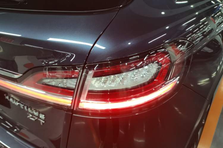 Used Lincoln Nautilus 2021 2.7T Four-Wheel Drive Prestige Edition Right Rear Taillight