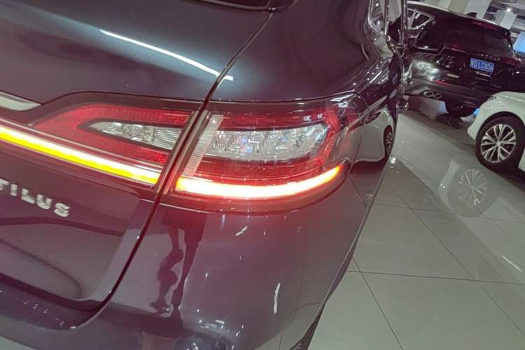 Used Lincoln Nautilus 2021 2.0T Four-Wheel Drive Luxury Edition Right Rear Taillight
