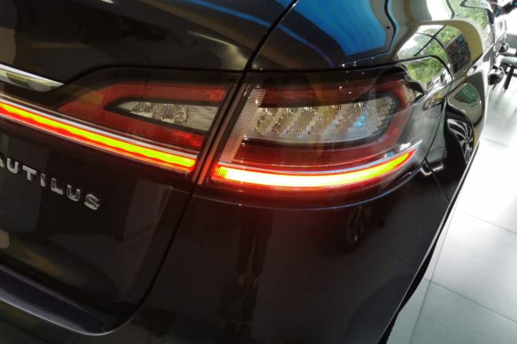 Used Lincoln Nautilus 2021 2.0T Four-Wheel Drive Luxury Edition Right Rear Taillight