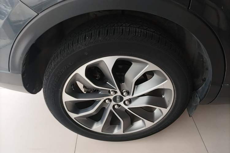 Used Lincoln Nautilus 2021 2.0T Four-Wheel Drive Luxury Edition Right Rear Wheel Hub