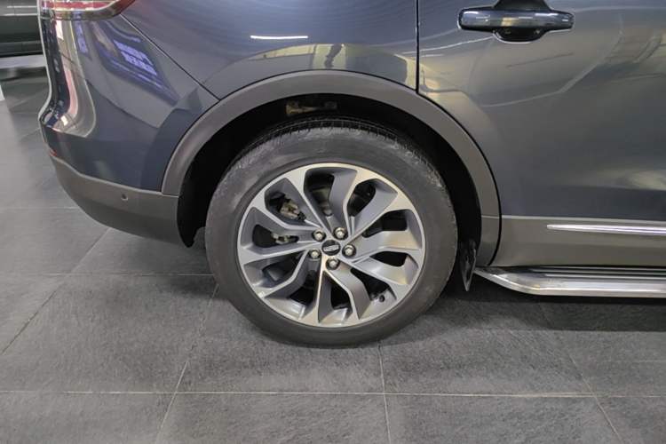 Used Lincoln Nautilus 2021 2.0T Four-Wheel Drive Luxury Edition Right Rear Wheel Hub