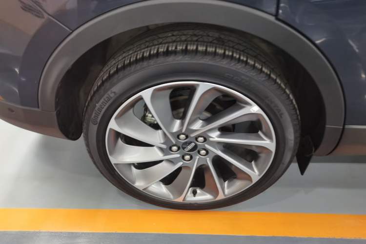 Used Lincoln Nautilus 2021 2.7T Four-Wheel Drive Prestige Edition Right Rear Wheel Hub