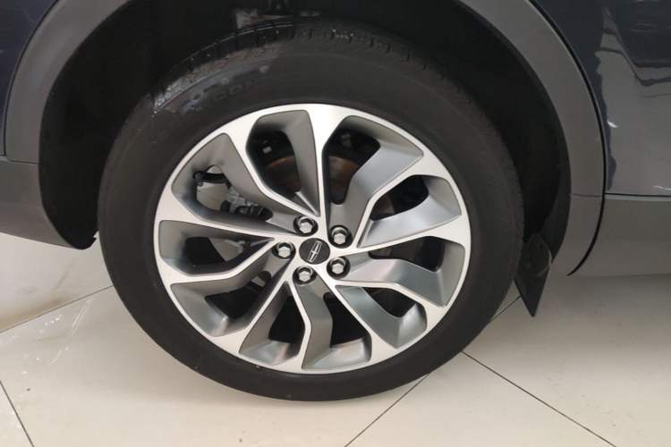 Used Lincoln Nautilus 2021 2.0T Four-Wheel Drive Luxury Edition Right Rear Wheel Hub
