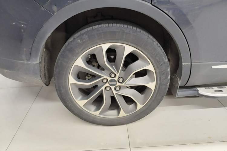 Used Lincoln Nautilus 2021 2.0T Four-Wheel Drive Luxury Edition Right Rear Wheel Hub