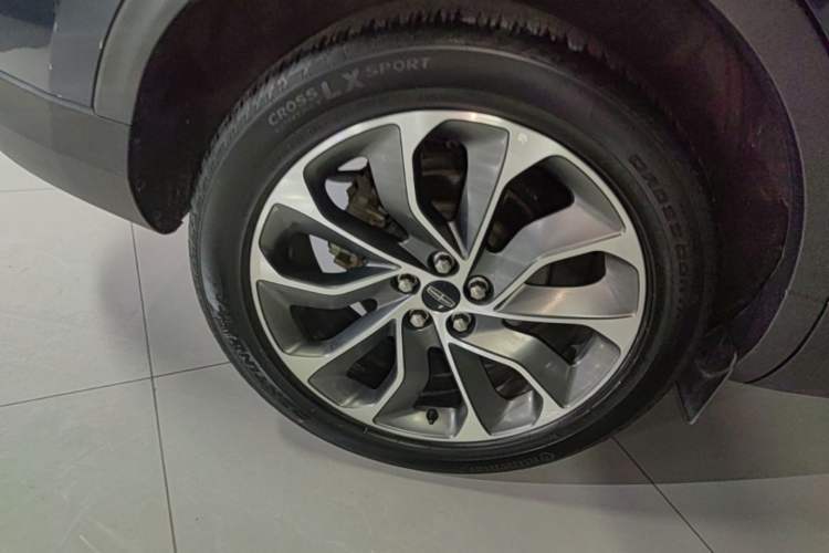 Used Lincoln Nautilus 2021 2.0T Four-Wheel Drive Luxury Edition Right Rear Wheel Hub