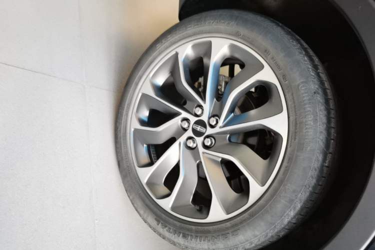 Used Lincoln Nautilus 2021 2.0T Four-Wheel Drive Luxury Edition Right Rear Wheel Hub
