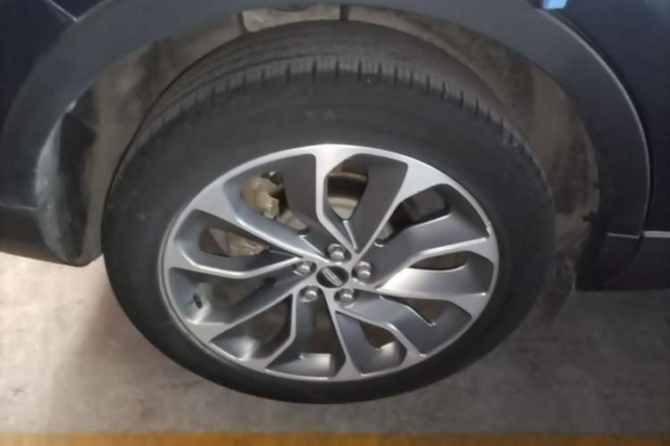 Used Lincoln Nautilus 2021 2.0T Four-Wheel Drive Luxury Edition Right Rear Wheel Hub