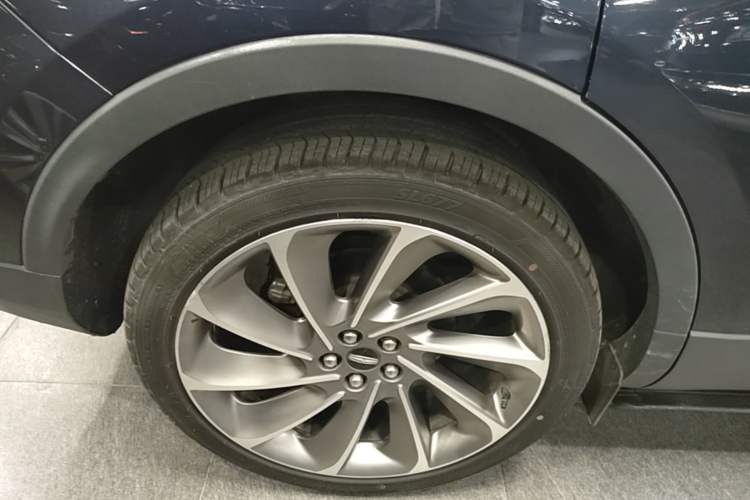 Used Lincoln Nautilus 2021 2.7T Four-Wheel Drive Prestige Edition Right Rear Wheel Hub